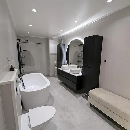 Spacious Modern 3br, Terrace, Aurora & Midnight Sun, Pets Allowed, Free Parking, Close To Slopes, Snow Dome, Bus Stop Tromso