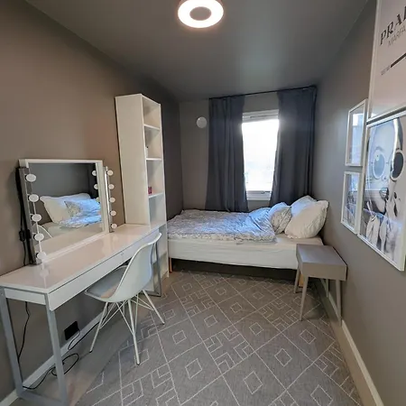 Spacious Modern 3br, Terrace, Aurora & Midnight Sun, Pets Allowed, Free Parking, Close To Slopes, Snow Dome, Bus Stop Apartment Tromso